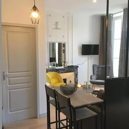 L'oratoire 2 Apartment